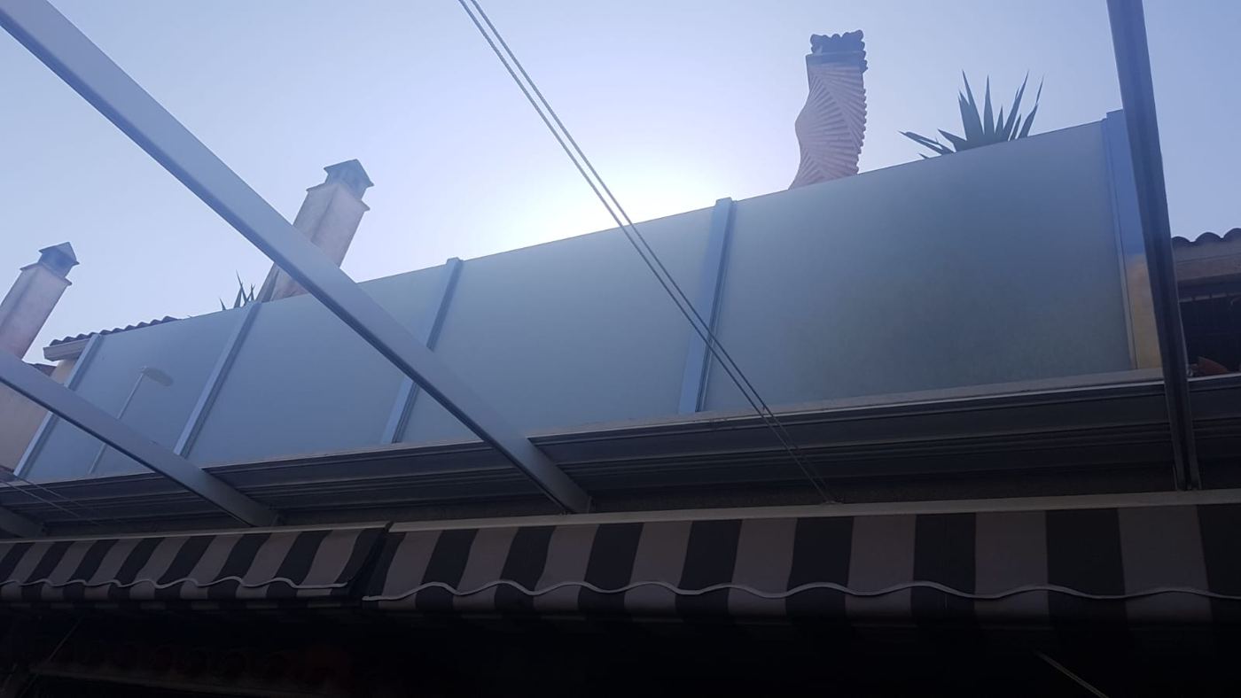 Marquesina de cristal mate