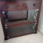 Mueble con puertas de cristal